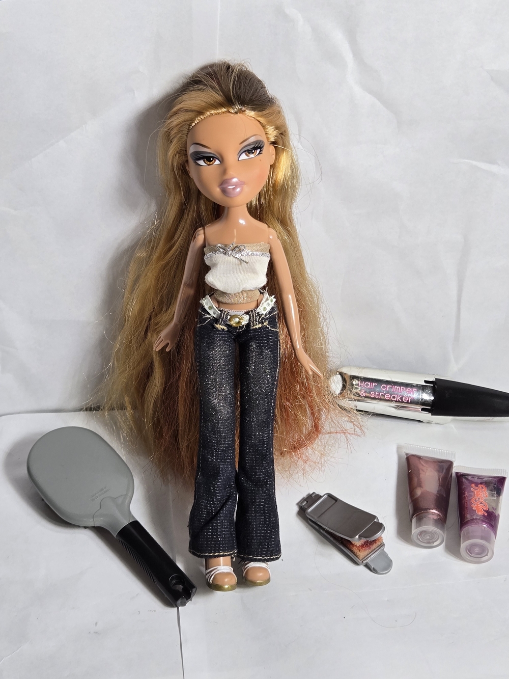 BRATZ Magic Hair Yasmin Doll MGA Entertainment 2001 W/Original Outfit feet/shoes